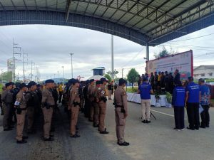 พ.ต.ท.วิสูตร นุ้ยนุ่นสวป.สภ.โคกเคียนเข้าร่วมพิธีเปิดศูนย์ปฏิบัติการป้องกันและลดอุบัติเหตุทางถนนช่วงเทศกาลปีใหม่ พ.ศ. 2568