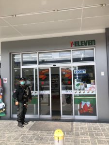 ร.ต.ต.จรูญ จันทโฆษรอง สวป.สภ.โคกเคียนพร้อม ชป.พนาสณฑ์ ตรวจสอบร้านสะดวกซื้อและปั้มน้ำมัน