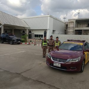 ร้อยเวร 60 พร้อม เจ้าหน้าที่ตำรวจจราจรอำนวยความสะดวกด้านการจราจรทางร่วมทางแยก พ.ต.อ.ทวี สอดส่อง รัฐมนตรีว่าการกระทรวงยุติธรรม และคณะ จนจบภารกิจ