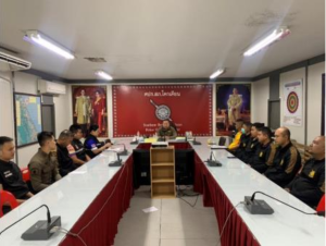 พ.ต.อ.วีรยุทธ ตาสีพันธุ์ ผกก.สภ.โคกเคียนร.ต.อ.หญิง จุฑาเพชร เสาร์เจริญ รอง สว.ธร.สภ.โคกเคียนร.ต.อ.จุมพล รัตนกรัณฑ์ รอง สว.(ผคศ.)สภ.โคกเคียนพร้อมเจ้าหน้าที่ฝ่ายอำนวยการทุกแผนกงาน ประชุมคณะทำงานขับเคลื่อนในการยกระดับการประเมินคุณธรรมและความโปร่งใสของหน่วยงาน