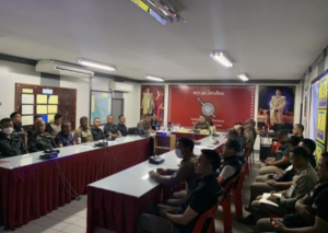 เมื่อวันที่ 10 กุมภาพันธ์ 2568 เวลา 09.30 น.พ.ต.อ.วีรยุทธ ตาสีพันธุ์ ผกก.สภ.โคกเคียนพ.ต.ท.วิสูตร นุ้ยนุ่น สวป.สภ.โคกเคียนพ.ต.ท.มนูศักดิ์ ปาระมี สว.(สอบสวน) สภ.โคกเคียนพ.ต.ท.อนุชา ไชยแบน สว.สส.สภ.โคกเคียนได้จัดอบรม เรื่อง ส่งเสริมคุณธรรมจริยธรรมและจรรยาบรรณข้าราชการตำรวจ ให้กับข้าราชการตำรวจในสังกัด กำชับการวางตนให้ยึดถือตามอุดมคติตำรวจ แนวทางการปฏิบัติตนตามประมวลจริยธรรม